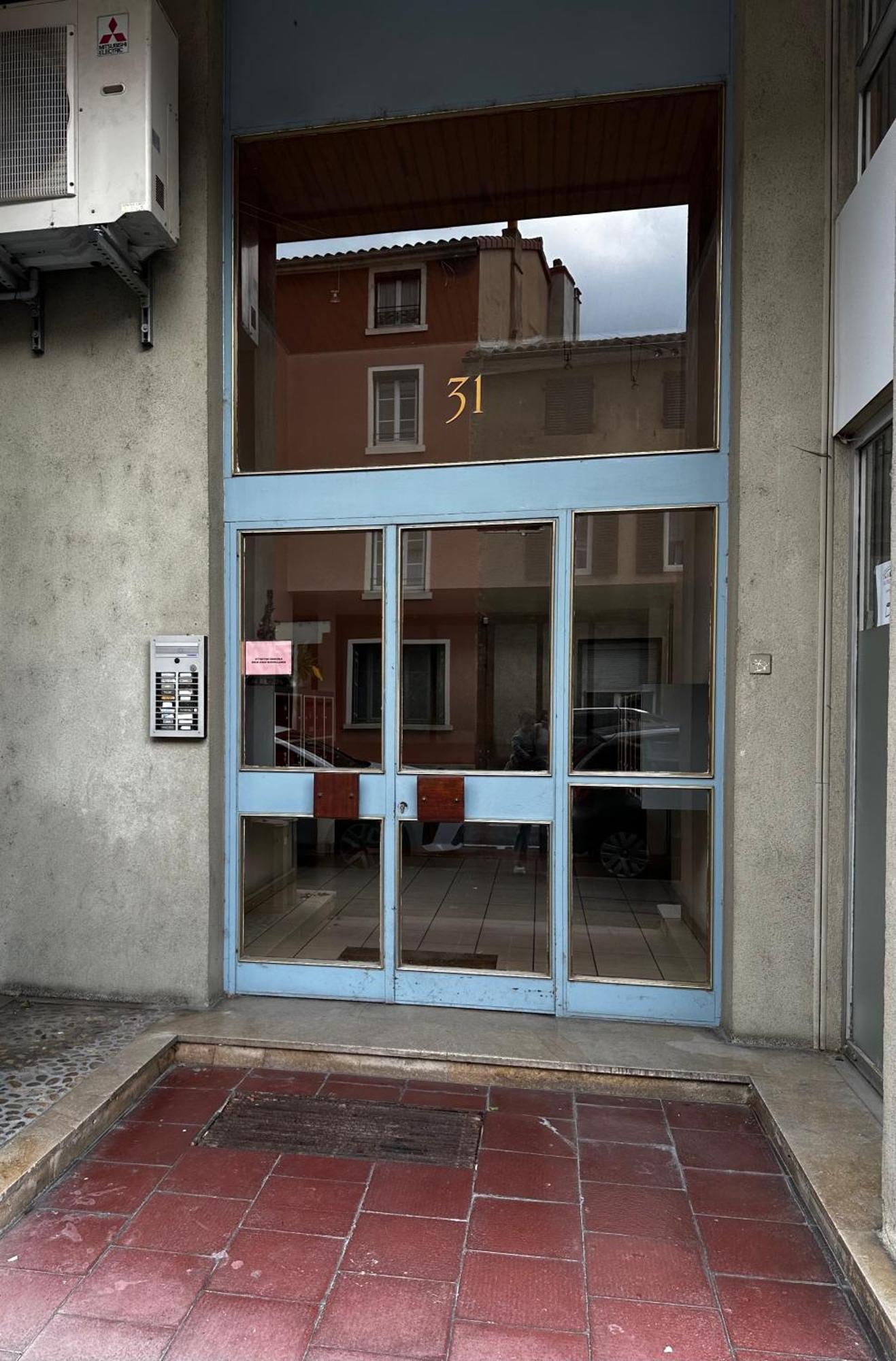 Charmant Appartement T1 Mâcon Екстериор снимка